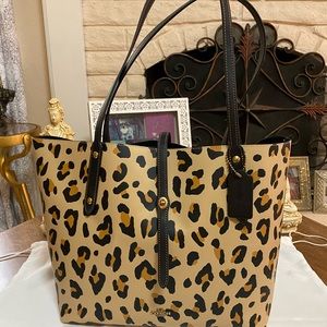 Coach Market Tote w Leopard Print Worn 1X
